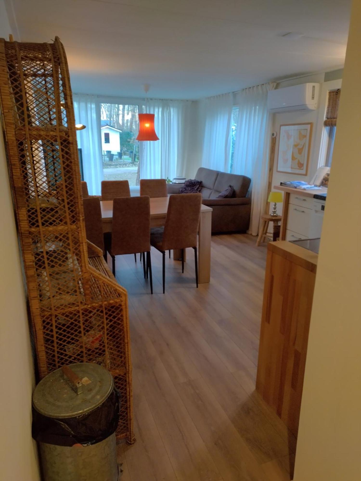 Wulft 47 Zonnig Gezellig 6P Chalet Met Zwembad In Bosrijke Omgeving Op Familie Camping De Vossenburcht IJhorst Zewnętrze zdjęcie