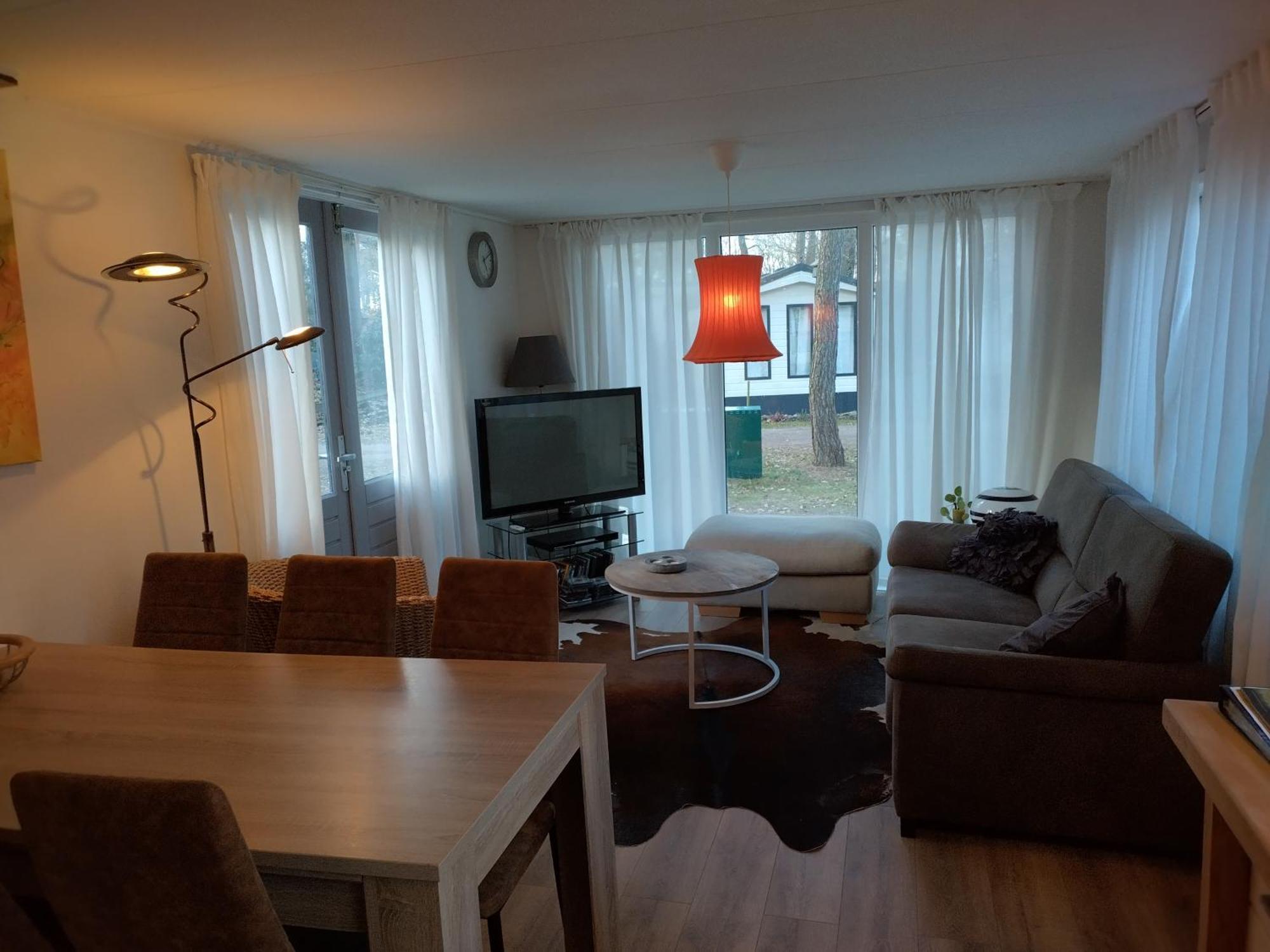 Wulft 47 Zonnig Gezellig 6P Chalet Met Zwembad In Bosrijke Omgeving Op Familie Camping De Vossenburcht IJhorst Zewnętrze zdjęcie