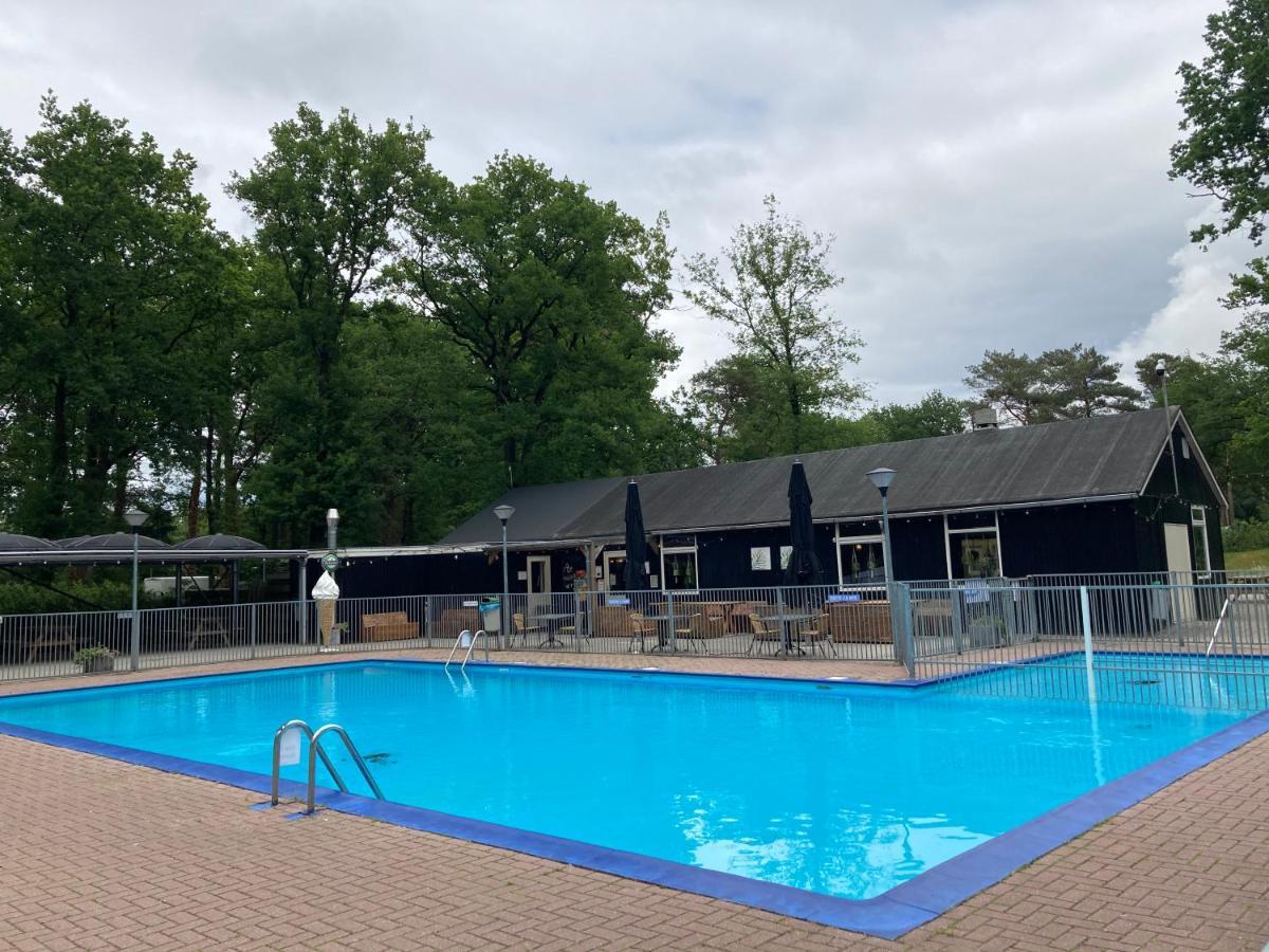 Wulft 47 Zonnig Gezellig 6P Chalet Met Zwembad In Bosrijke Omgeving Op Familie Camping De Vossenburcht IJhorst Zewnętrze zdjęcie